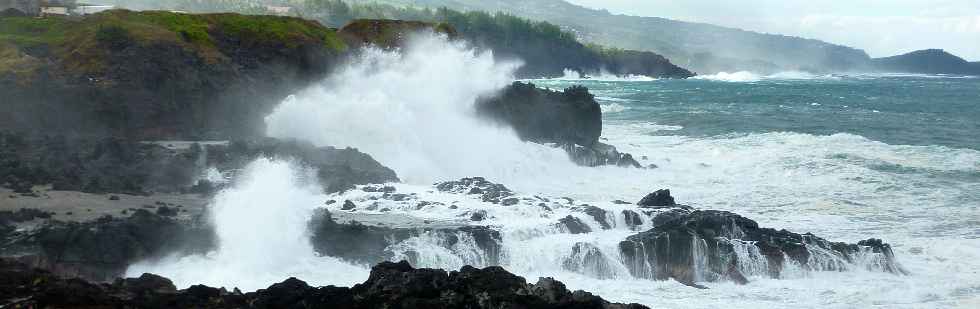 St-Pierre - Terre Sainte - Pointe du Gouffre - Houle de juillet 2011 -