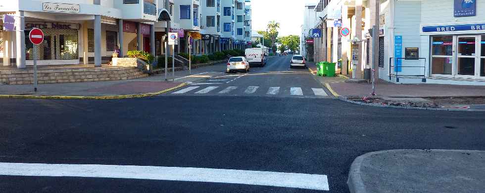 Saint-Pierre - Rue du Four  Chaux prioritaire, sens est-ouest - mardi 19 juillet 2011