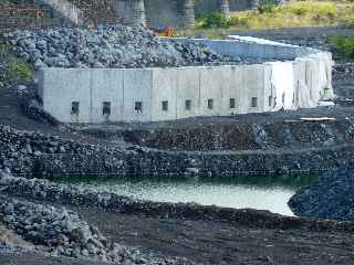 Chantier du nouveau pont sur la rivire Saint-Etienne - Paroi moule