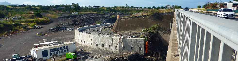 Chantier de construction du pont sur la Rivire Saint-Etienne - Paroi moule