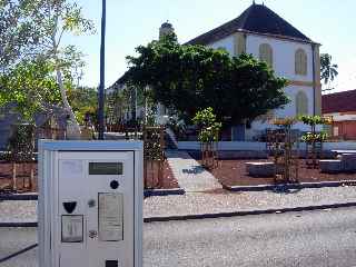 St-Pierre - Parking payant en contrebas de la mairie