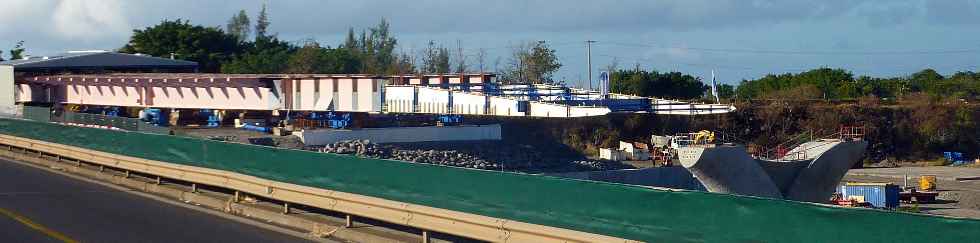 Chantier de la construction du pont sur la rivière Saint-Etienne - Avant-bec