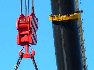 Chantier du pont sur la rivire St-Etienne - Grue