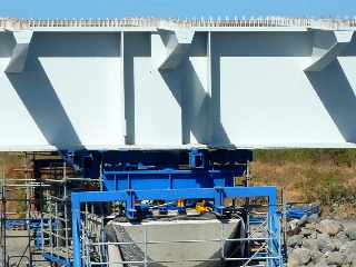 Chantier du pont sur la rivire St-Etienne - P8 - Chaise  galets