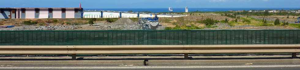 Chantier de la construction du nouveau pont sur la rivire Saint-Etienne - Novembre 2011 -  Tablier -