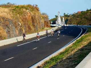 Route libre - Sur la Route des Tamarins, à pied, à vélo, en rollers, le 20 novembre 2011 ..