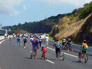 Route libre - Sur la Route des Tamarins,  pied,  vlo, en rollers, le 20 novembre 2011 ..