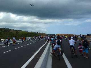 Route libre - Sur la Route des Tamarins,  pied,  vlo, en rollers, le 20 novembre 2011 ..