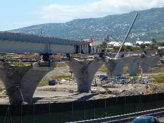 29 novembre 2011 - Chantier du pont sur la Rivire St-Etienne - Lanage du tablier sur la P6