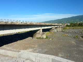 Chantier du nouveau pont sur la rivire St-Etienne - janvier 2012 - Pont amont