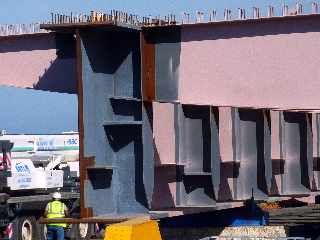 Chantier du nouveau pont sur la rivire St-Etienne - janvier 2012 - Ame de longeron aval