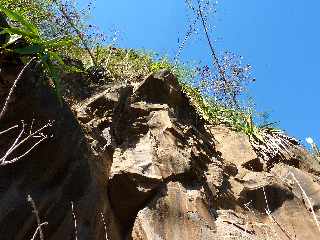 Bras de Cilaos -  Canal des Alos vers l'amont et rempart