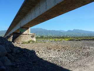 Pont sur la Rivire St-Etienne - Ancien pont