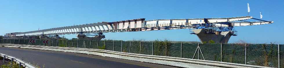 Pont sur la Rivière St-Etienne - Tablier lancé depuis la rive gauche - janvier 2012