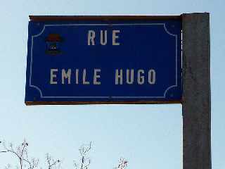 Rue Emile HUGOT, avec un T