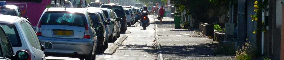 Bd Hubert-Delisle - Moto sur piste cyclable