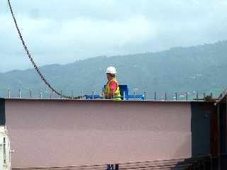 Mars 2012- Construction du pont sur la Rivière St-Etienne - Pose d'une pièce de pont