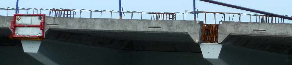 Mars 2012- Construction du pont sur la Rivière St-Etienne - Pré-dalles