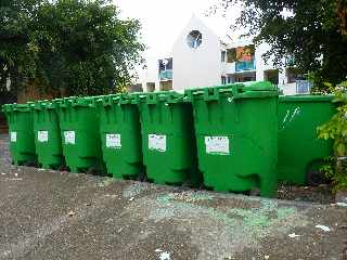 Ravine des Cabris - Alignement de poubelles