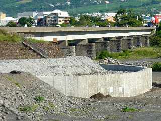 Rivière St-Etienne - Mur de rehausse de protection de la berge gauche