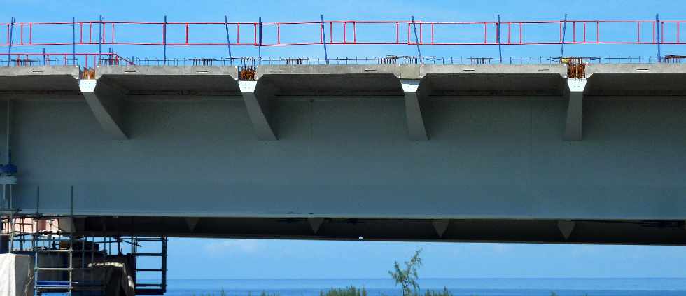 Chantier du pont sur la Rivire St-Etienne - Mars 2012