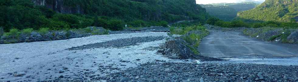 31 mars 2012 - Radiers du Ouaki submergés - Décrue