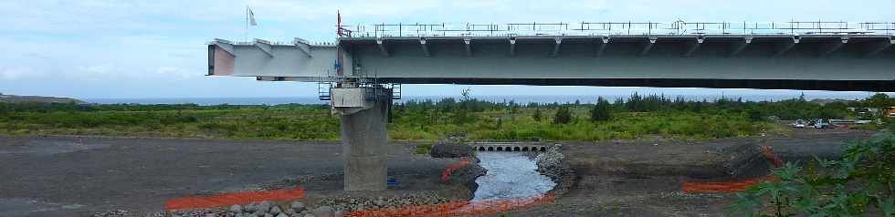 Nouveau pont sur la Rivire St-Etienne - avril 2012