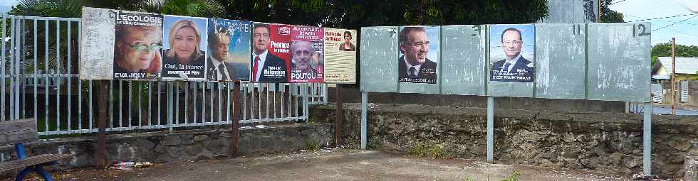 Bois d'Olives - Panneaux électoraux - Avril 2012