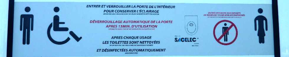St-Pierre - Toilettes Plage de la gendarmerie