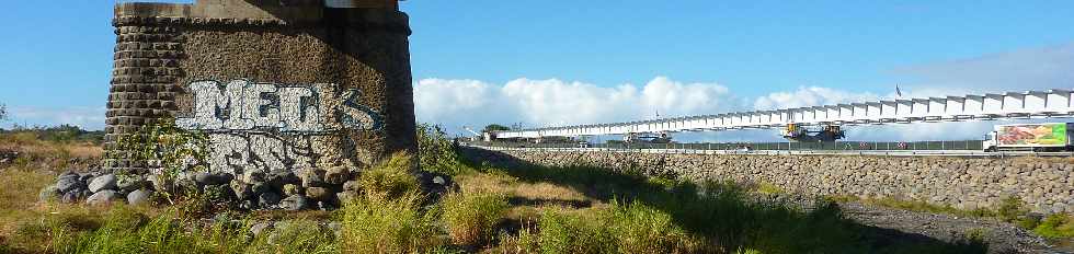 Ancien et nouveau pont - Rivire St-Etienne