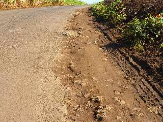 Chemin de Bassin Plat - Ornires sur accotement