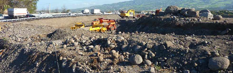 Pont sur la Rivire St-Etienne - Travaux routiers en rive gauche