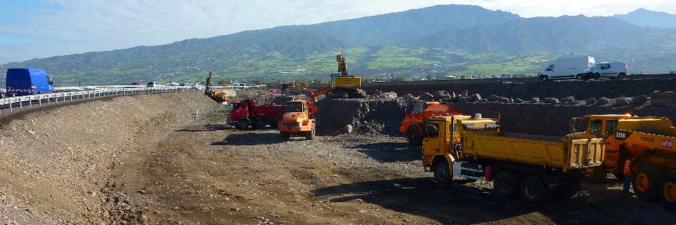 Pont sur la Rivire St-Etienne - Travaux routiers en rive gauche