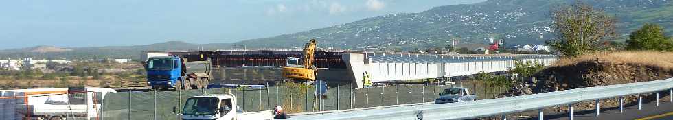 Pont sur la Rivire St-Etienne - Travaux en rive gauche- Mur garde-grve