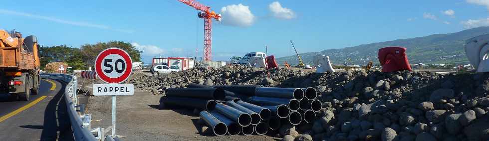 Rive gauche de la Rivire St-Etienne - Chantier des accs aux ponts