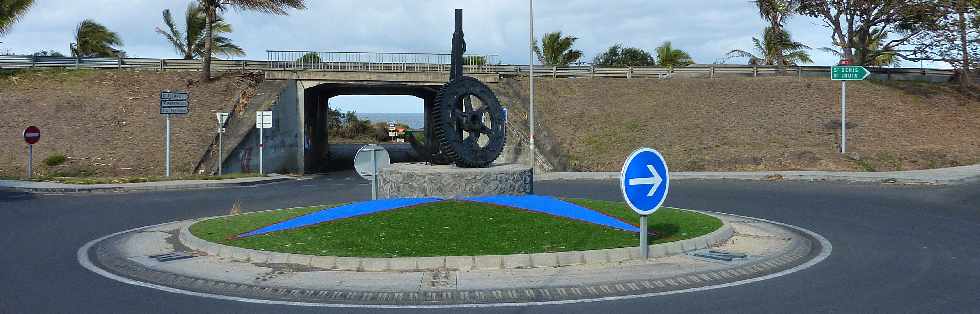 Rond-point de la Croix du Sud - St-Pierre