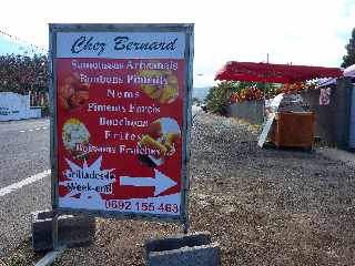 Chez Bernard - Le CD 26 Pierrefonds - St-Pierre - Poulets grills - samoussas, nems, piments farcis .