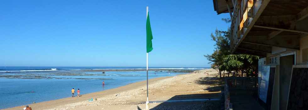 Plage de St-Pierrel - Sept 2012 -  Drapeau vert et mare basse