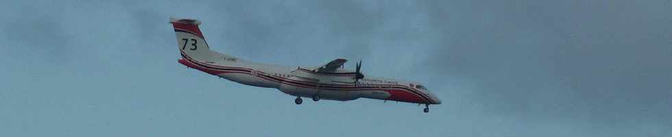 12/10/2012 - Dash 8 en descente vers la 33 de l'aroport de Pierrefonds