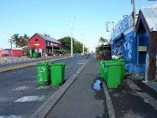 St-Pierre - Poubelles sur le bd Hubert Delisle