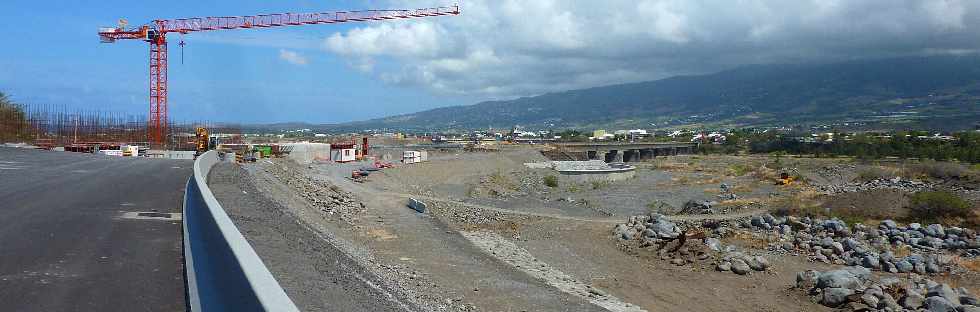 Pierrefonds - Travaux de voirie d'accs au nouveau pont Rivire St-Etienne