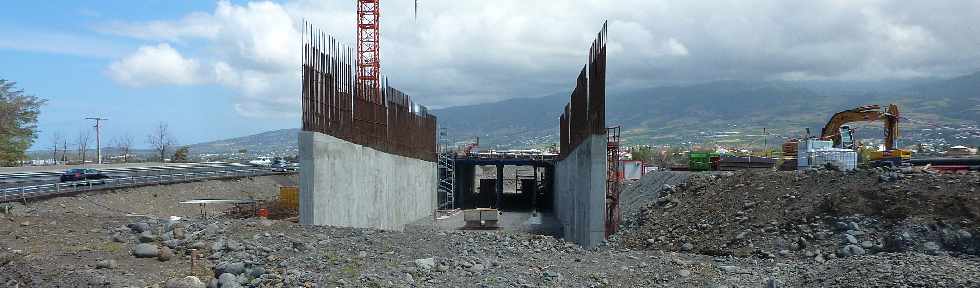 Pierrefonds - Travaux de voirie d'accs au nouveau pont Rivire St-Etienne - PIPO