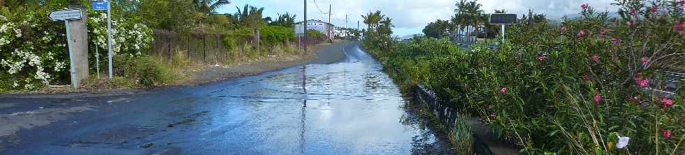 St-Pierre - 2 dcembre 2012 - Inondation de chausse ancienne RN1 Valle Syndicat