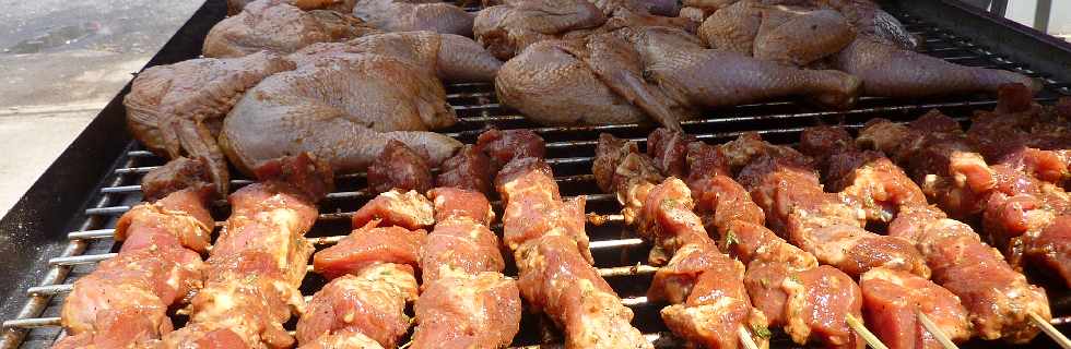 Pierrefonds - Le CD26 - Chez Bernard - Poulets grills - brochettes ...