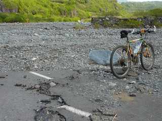 Cyclone Dumile - Janvier 2013 - Bras de Cilaos - Radier du Ouaki emport