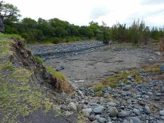 Rivire St-Etienne - Rfection du radier aprs le passage du cyclone Dumile