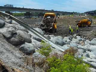 Rivire St-Etienne - Rfection du radier endommag  la suite du passage du cyclone Dumile - janvier 2013 -