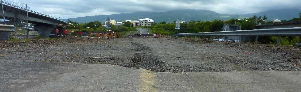 Rivire St-Etienne - Rfection du radier endommag  la suite du passage du cyclone Dumile - janvier 2013 -