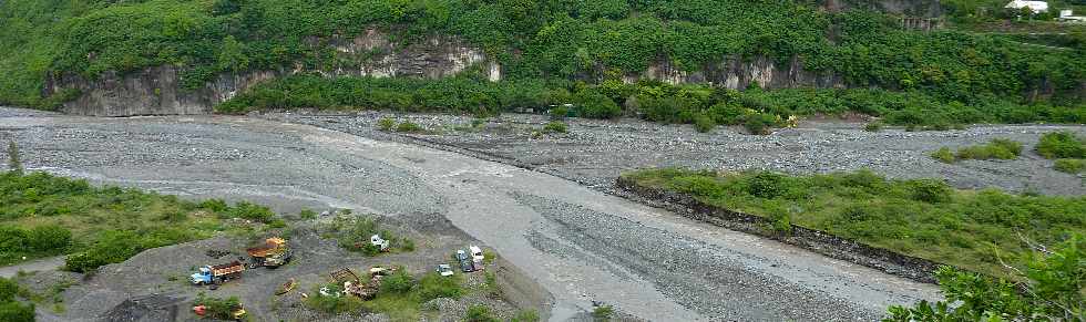 Bras de Cilaos et radier du Ouaki aprs le cyclone Felleng - Fvrier 2013