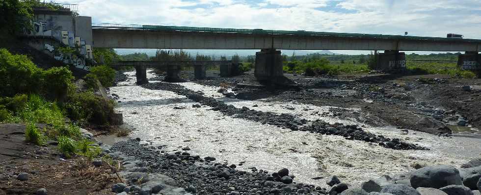 Rivire St-Etienne - Radier coup - Cyclone Felleng -